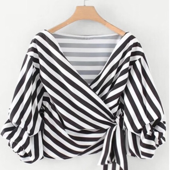 Tops - Black and white blouse